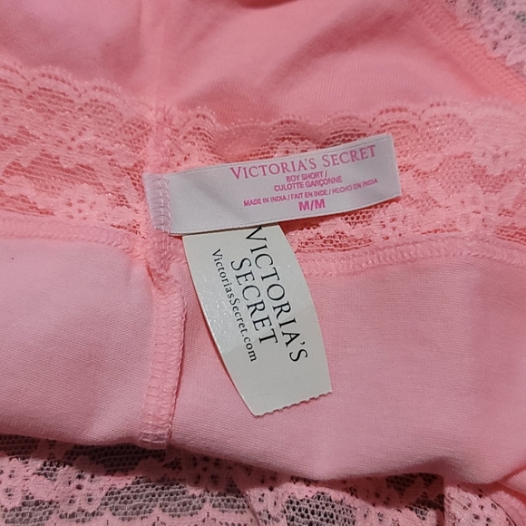 Victoria's Secret Pink Boy Short Pentie - Picture 3 of 4
